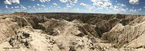 Picture of badlands scenery in South Dakota's Badlands National Park