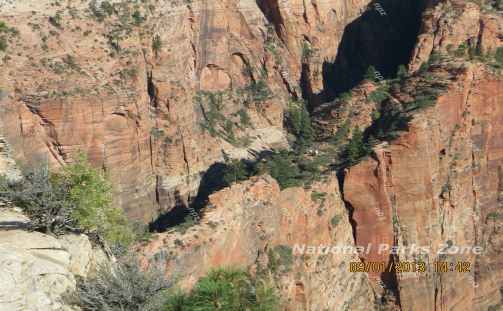 Picture of ridge with steep drop-offs - Angel's Landing trail