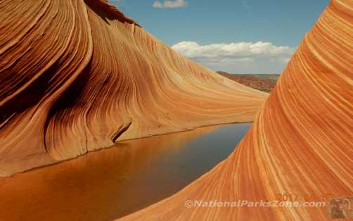 Picture of the entrance to 'The Wave' in the Vermillion Cliffs National Monument