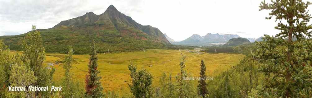 Picture of a panoramic view of the mountains in Alaska's Katmai National Park