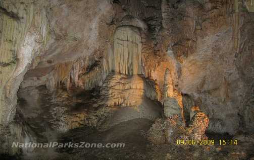 Picture of stalactites and stalagmites in Carlsbad Caverns National Park