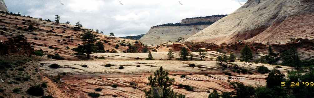 Picture of beautiful sandstone buttes along highway 9 in Zion National Park
